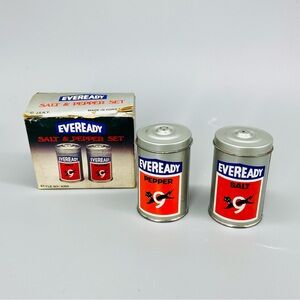 Vintage Eveready Salt & Pepper Shakers battery novelty